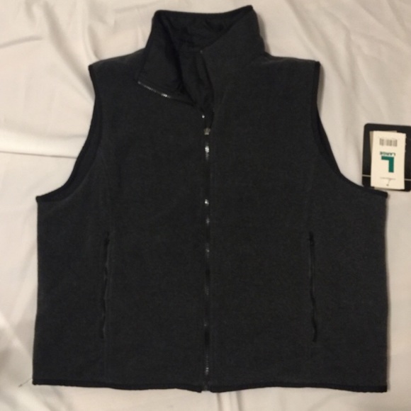 NWT. Reversible black vest. Large - Picture 1 of 5